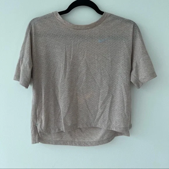 Nike light pink t-shirt - Picture 1 of 5